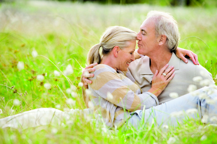 Senior Dating Trends, Tips